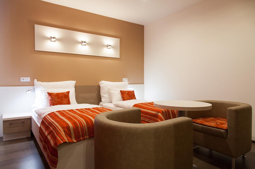 Penzion Na Valech Hodonin Room photo